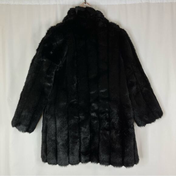 Jaclyn Smith Classics | Black Faux Fur Coat Hook & Loop Machine Washable LARGE - Picture 6 of 6